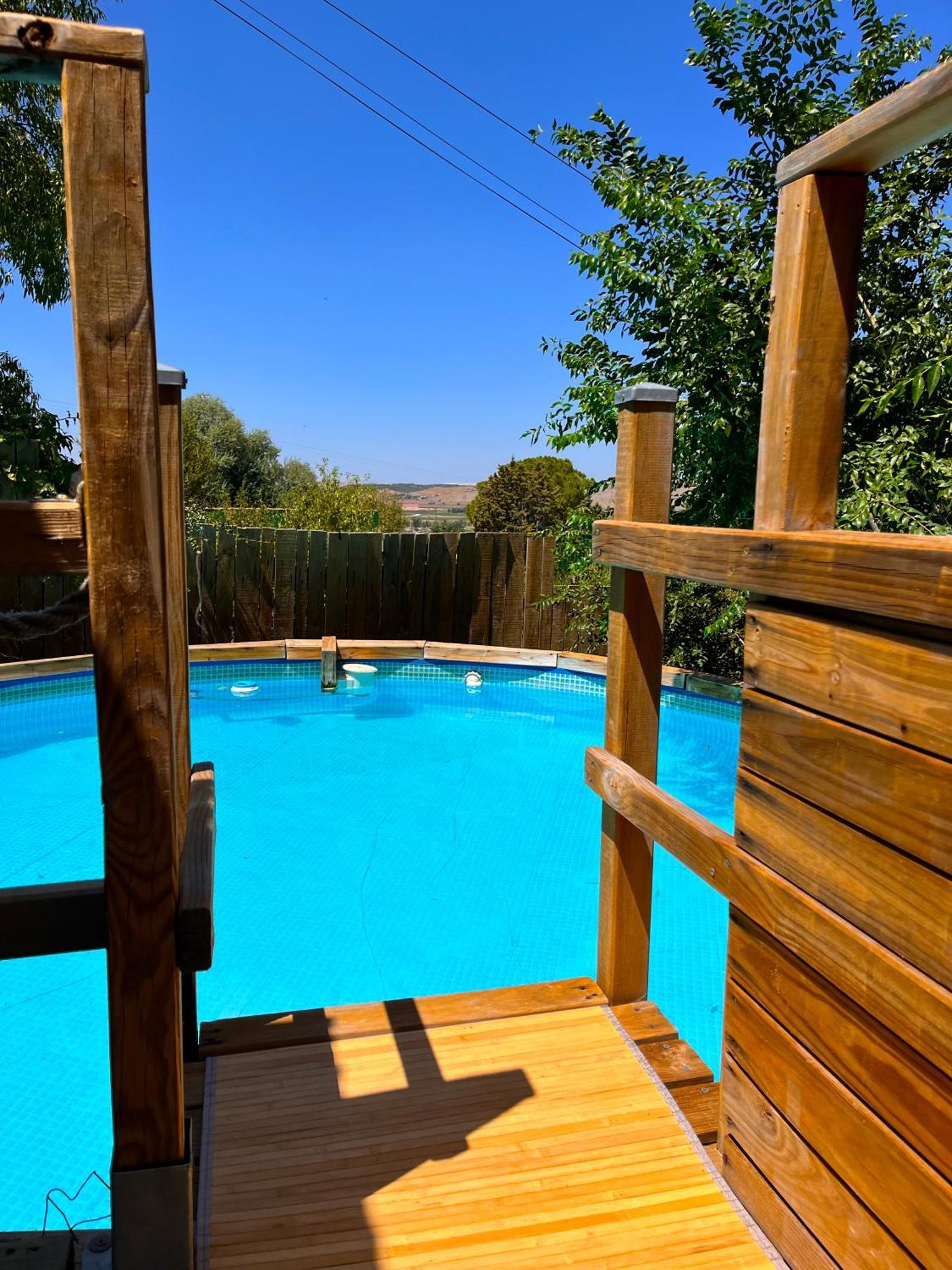 Fee4Me Cabin With Pool And Garden San Martín de la Vega エクステリア 写真